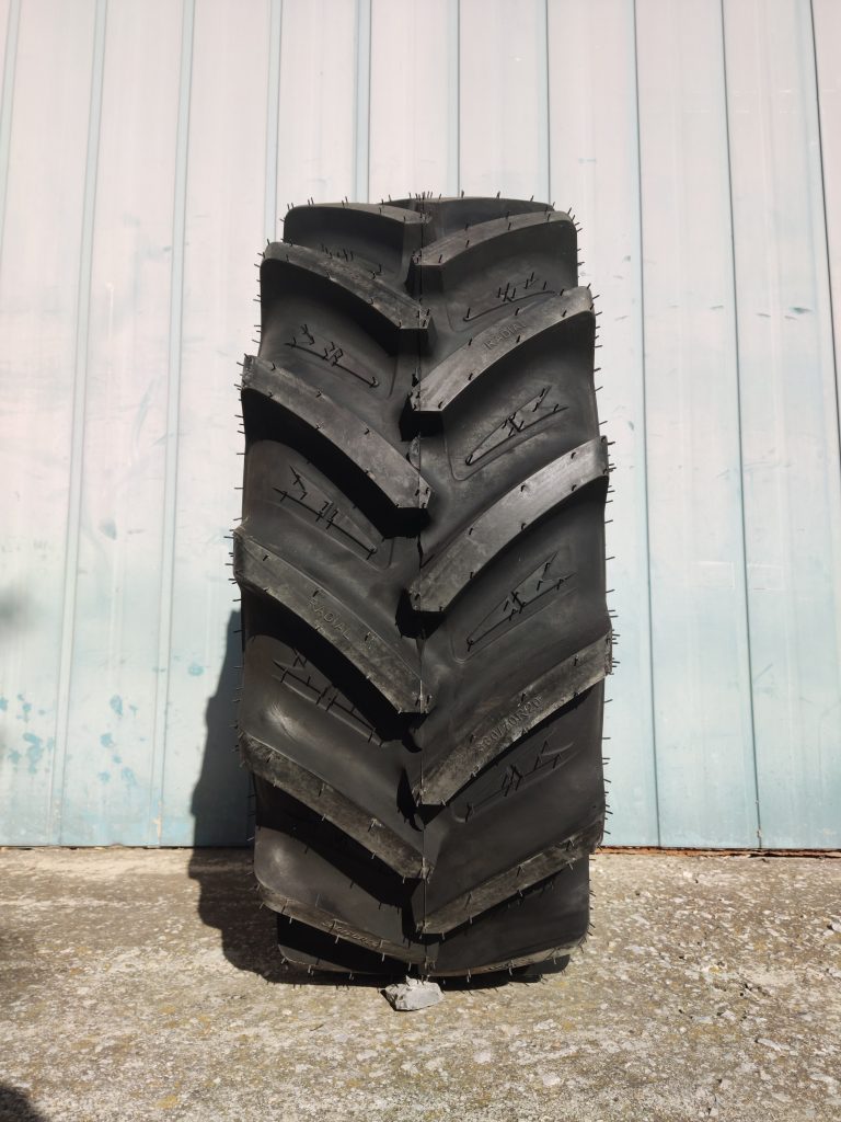 Ελαστικά 300/70R20 SWT TL RADIAL